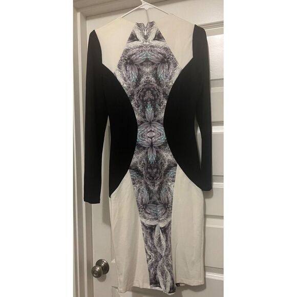 NWT Bebe Women's Small/ Color Block Bodycon Dress Crew Neck L/S‎ Geometric Print - Picture 3 of 3